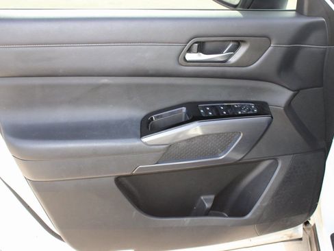 Used 2022 Nissan Pathfinder SL w/ SL Premium Package image 20