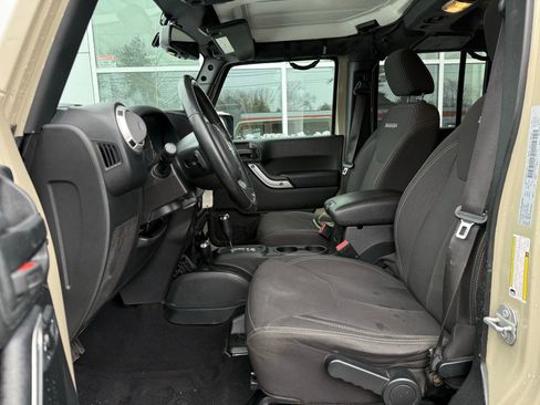 Used 2018 Jeep Wrangler Unlimited Sahara image 37