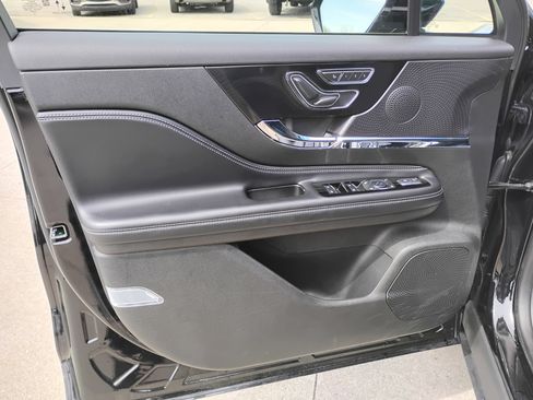 Used 2023 Lincoln Corsair AWD w/ Equipment Group 101A image 15