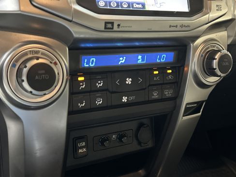 Used 2017 Toyota 4Runner Limited AWD/4WD image 18