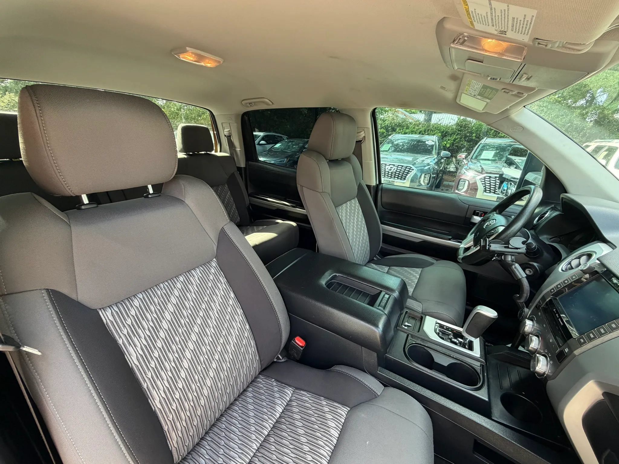 Used 2020 Toyota Tundra SR5 w/ SR5 Upgrade Package AWD/4WD image 9