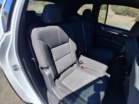 Certified 2025 GMC Acadia Elevation image 13