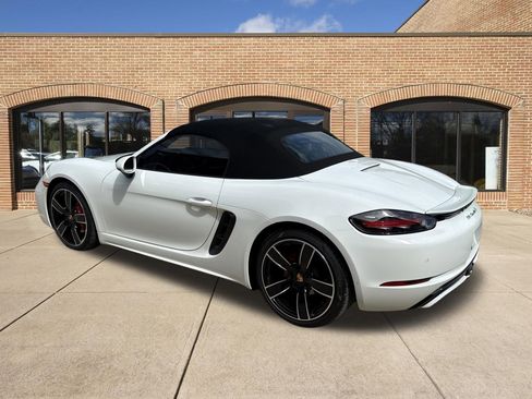 Used 2024 Porsche 718 Boxster S RWD image 6