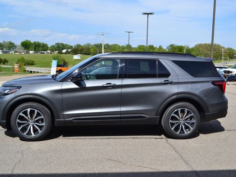 New 2026 Ford Explorer ST-Line AWD/4WD image 10