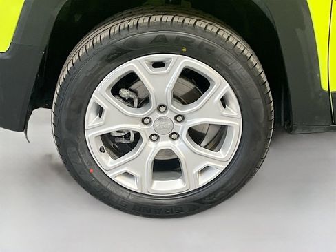 Used 2018 Jeep Renegade Limited w/ UConnect 8.4 Nav Group image 31