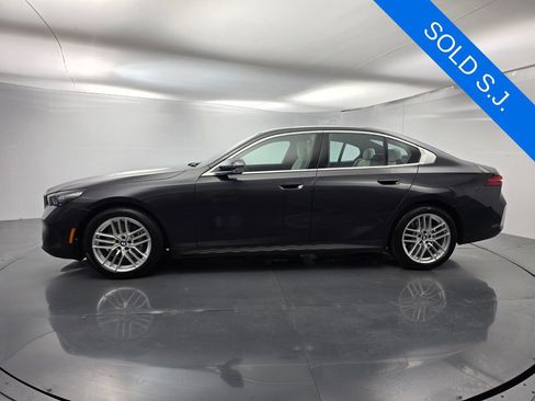 Certified 2024 BMW 530i w/ Premium Package RWD image 7