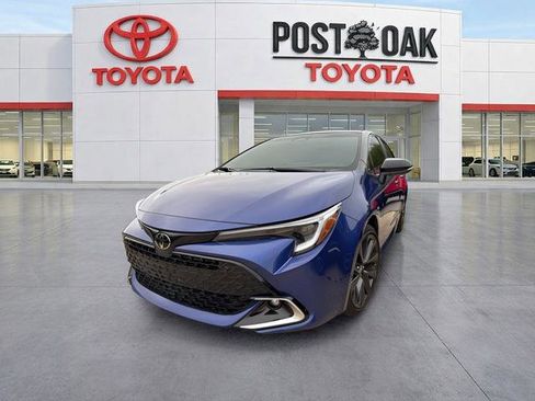 Used 2025 Toyota Corolla XSE FWD image 10