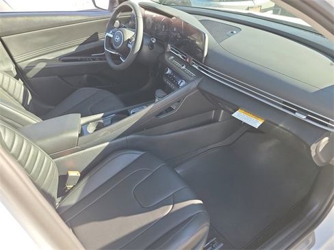 New 2026 Hyundai Elantra Limited image 17
