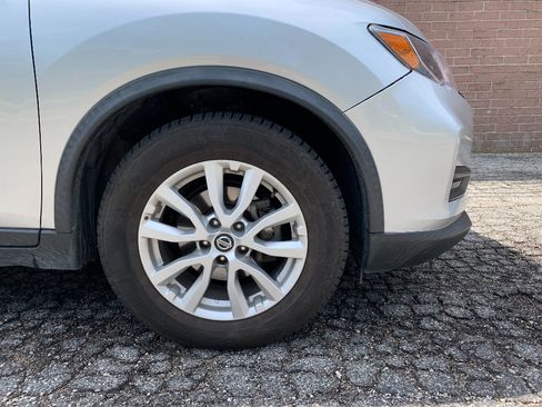 Used 2019 Nissan Rogue SV FWD image 13