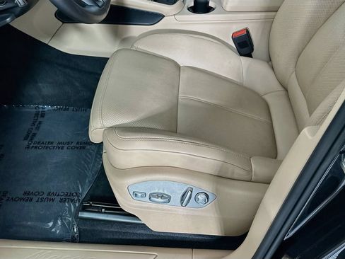 Certified 2026 Porsche Macan AWD/4WD image 22