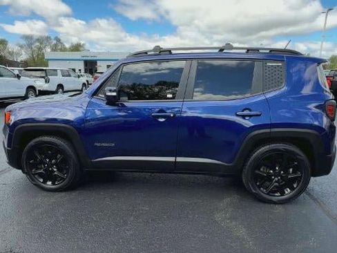 Used 2017 Jeep Renegade Altitude FWD image 5