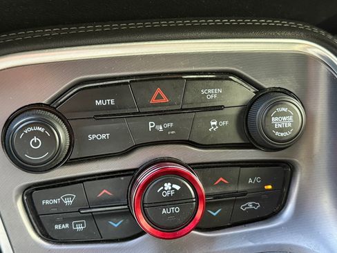 Used 2019 Dodge Challenger GT image 31