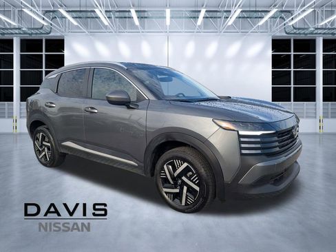 Used 2025 Nissan Kicks SV w/ SV Premium Package FWD image 1