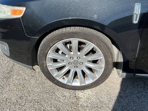 Used 2010 Lincoln MKS AWD image 28