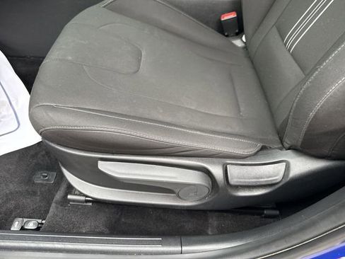Used 2023 Hyundai Elantra SEL w/ Cargo Package FWD image 16