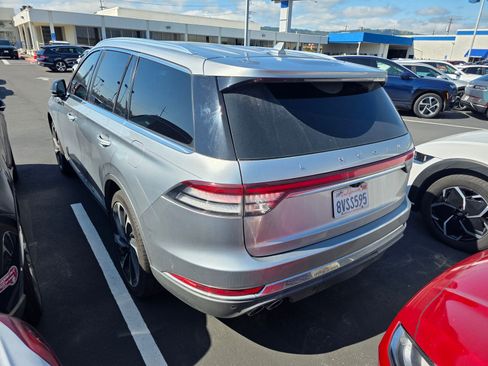 Used 2020 Lincoln Aviator Reserve AWD/4WD image 5