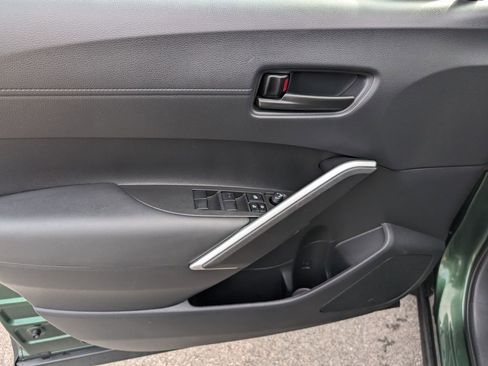 Used 2025 Toyota Corolla Cross LE w/ Moonroof Package image 15