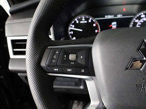 New 2026 Mitsubishi Outlander LE FWD image 39