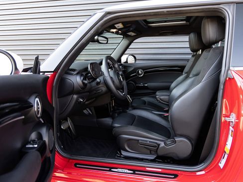 Used 2024 MINI Cooper John Cooper Works w/ Signature Upholstery Package FWD image 20