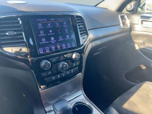 Used 2019 Jeep Grand Cherokee Altitude image 24