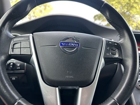 Used 2017 Volvo V60 T5 Cross Country w/ Convenience Package image 22