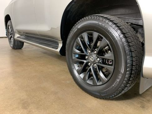 Used 2023 Lexus GX 460 Premium w/ Premium Plus Package AWD/4WD image 15