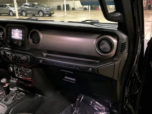 Used 2020 Jeep Wrangler Sport AWD/4WD image 15