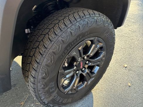 Used 2025 GMC Canyon Elevation w/ Convenience Package image 31