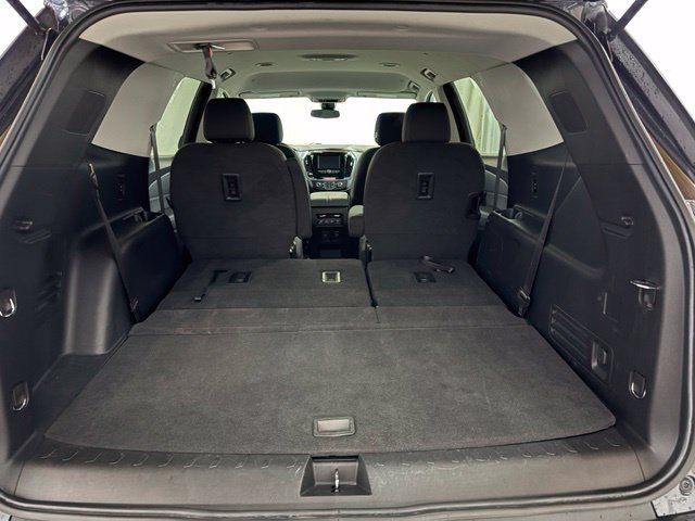 Used 2021 Chevrolet Traverse LT FWD image 12