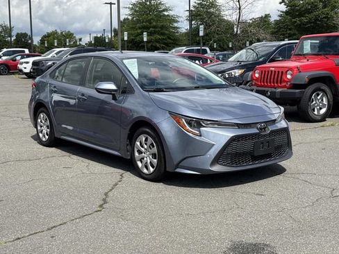 Used 2020 Toyota Corolla LE FWD image 1