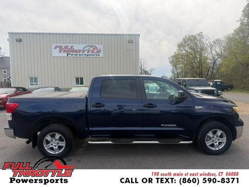 Used 2012 Toyota Tundra 4x4 CrewMax w/ SR5 Pkg image 10