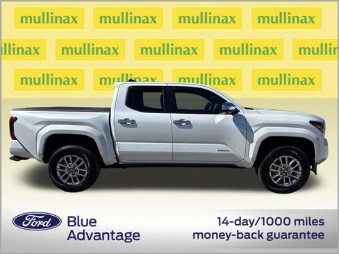 Used 2024 Toyota Tacoma Limited w/ Limited Package (LT) image 2