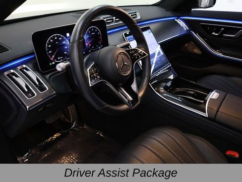 Used 2022 Mercedes-Benz S 580 4MATIC Sedan w/ AMG Line Package image 9