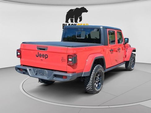 Used 2024 Jeep Gladiator Sport AWD/4WD image 3