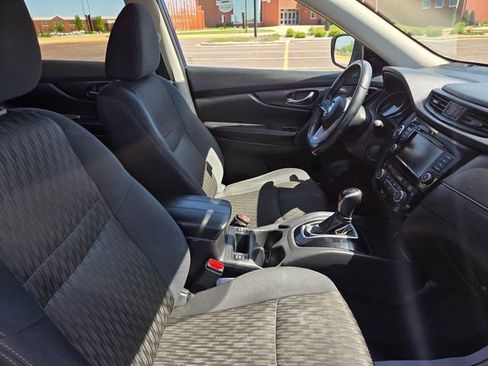 Used 2018 Nissan Rogue SV AWD/4WD image 30