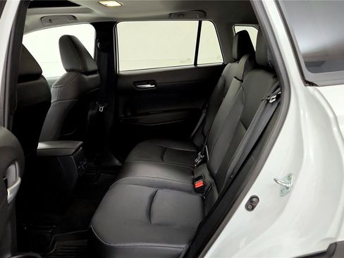 Used 2023 Toyota Corolla Cross XLE w/ Convenience Package image 21