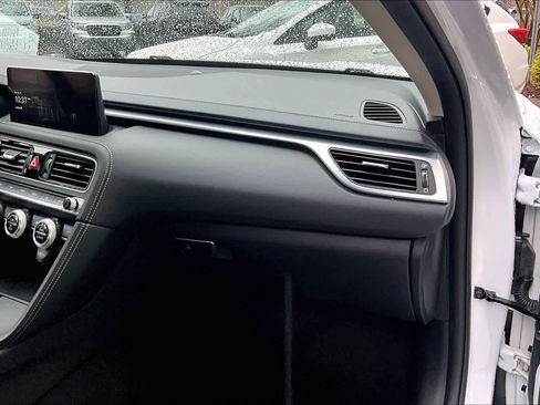 Used 2023 Genesis G70 2.0T image 33