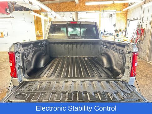 Used 2025 RAM 1500 Big Horn AWD/4WD image 9