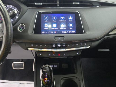 Used 2022 Cadillac XT4 Sport w/ Enhanced Visibility Package AWD/4WD image 16