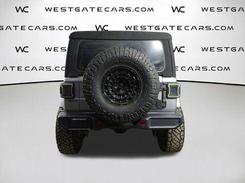 Used 2018 Jeep Wrangler Unlimited Sahara image 7