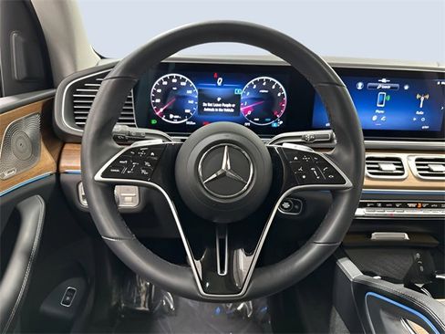 Used 2025 Mercedes-Benz GLE 350 4MATIC image 17