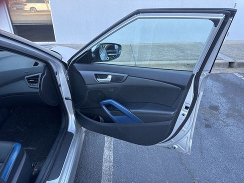 Used 2013 Hyundai Veloster Turbo w/ Ultimate Pkg image 27