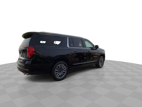 Used 2023 GMC Yukon XL Denali Ultimate image 2