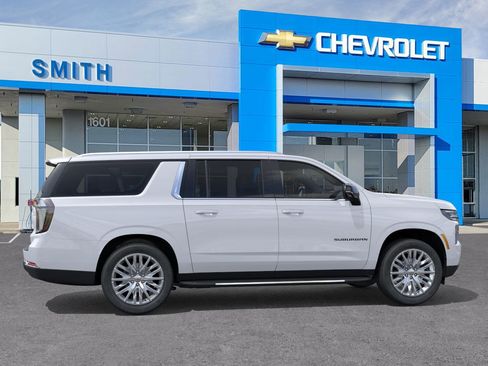New 2026 Chevrolet Suburban LT image 5