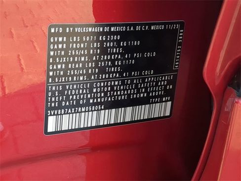 Certified 2024 Volkswagen Tiguan SE R-Line image 37