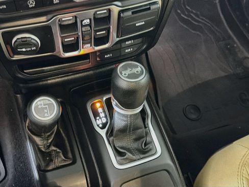 Used 2019 Jeep Wrangler Unlimited Sport S AWD/4WD image 25