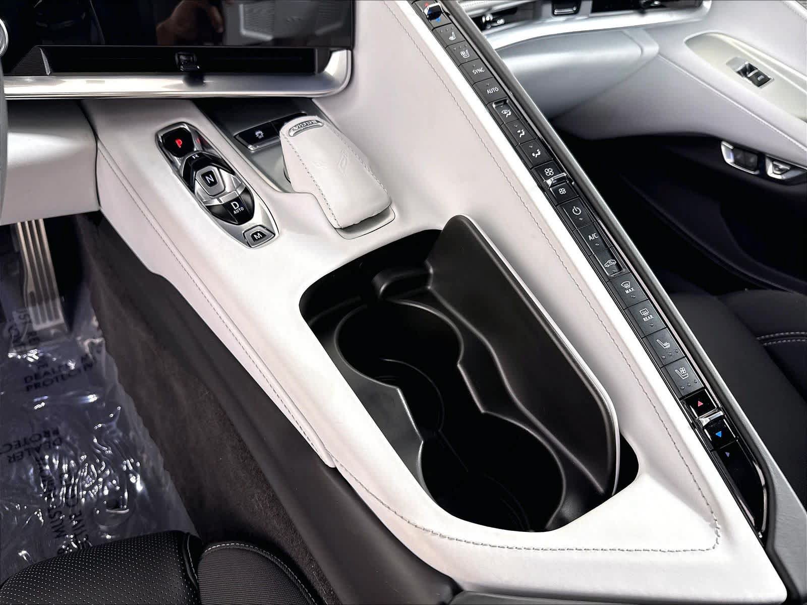 Used 2024 Chevrolet Corvette Stingray Premium Cpe w/ Battery Protection Package RWD image 17