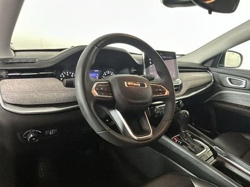 Used 2022 Jeep Compass Latitude FWD image 13