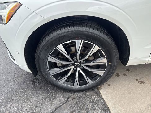 Certified 2023 Volvo XC60 B5 Plus AWD/4WD image 12