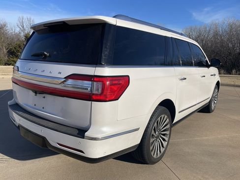 Used 2019 Lincoln Navigator L Reserve image 3